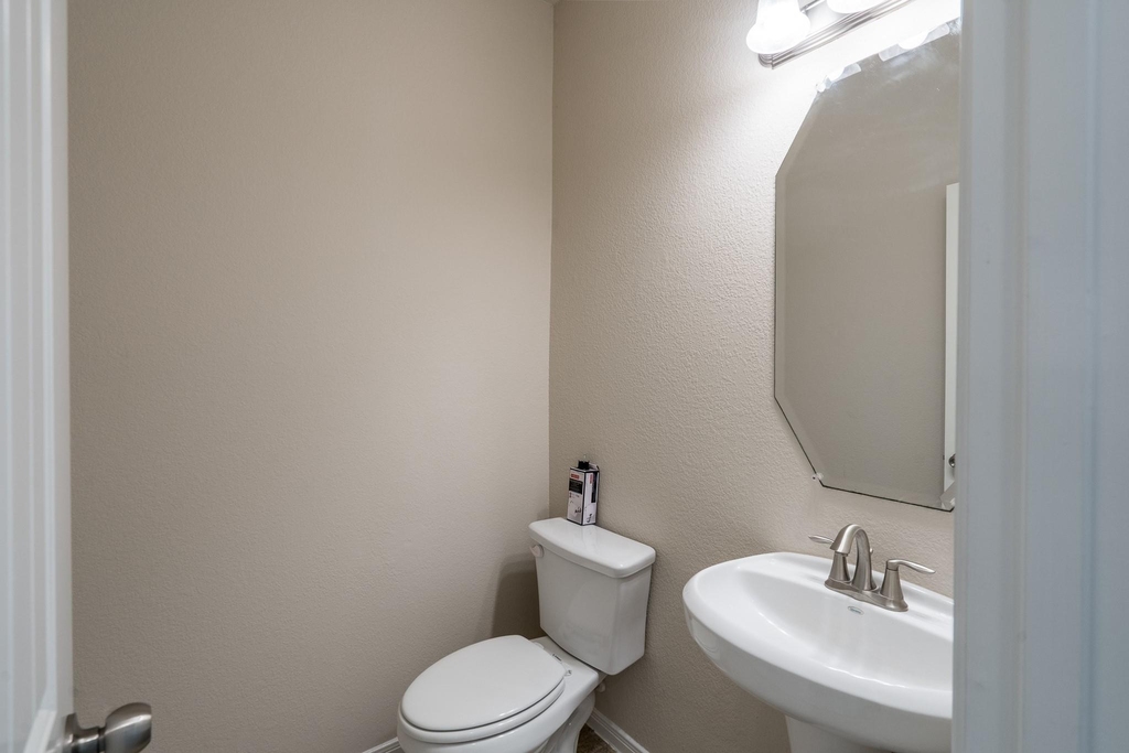 22918 Caverly Lane - Photo 32