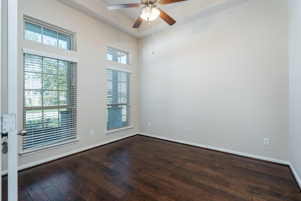 22918 Caverly Lane - Photo 4