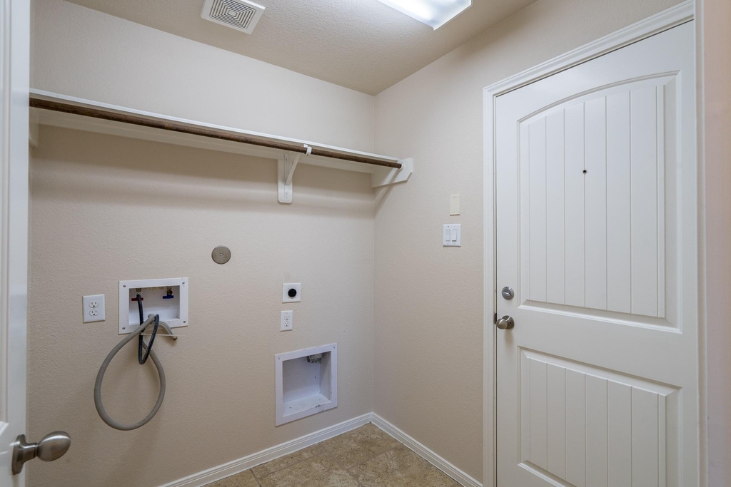 22918 Caverly Lane - Photo 33