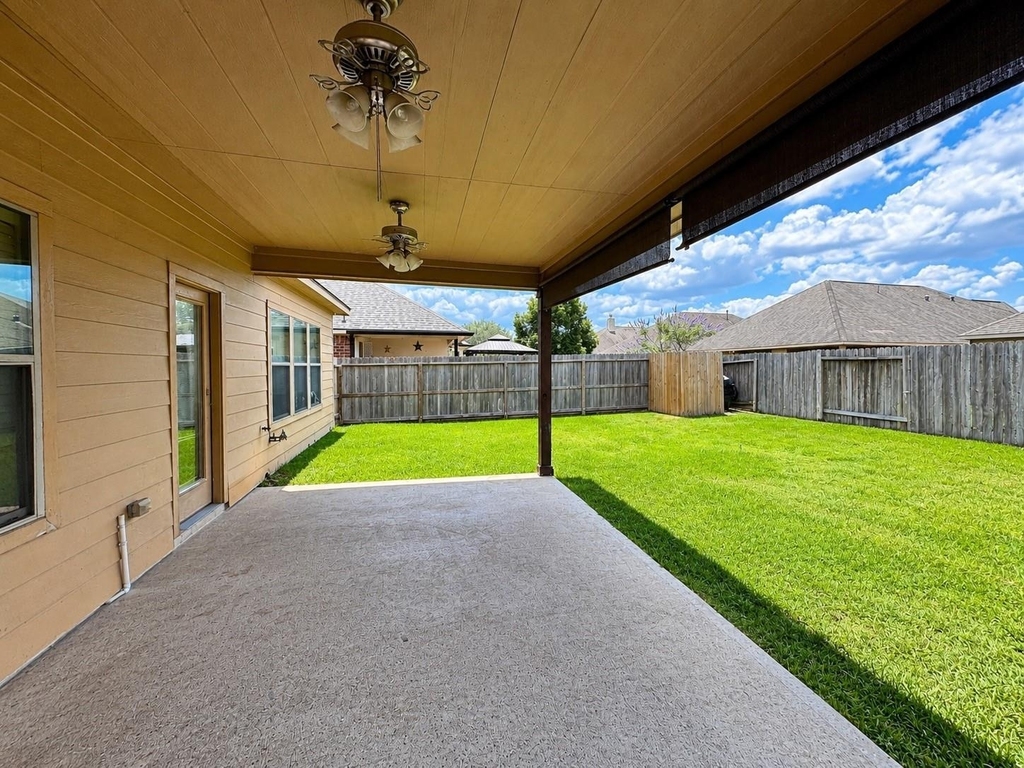 28547 Lockeridge Springs Drive - Photo 20