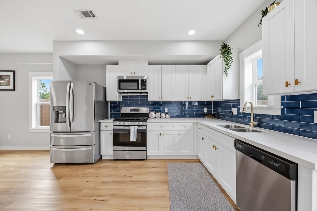 5403 Amy Street - Photo 2