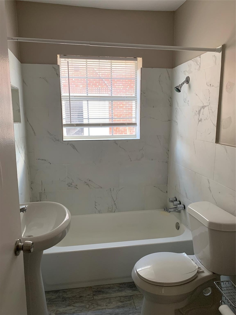 2112 Berry Street - Photo 10