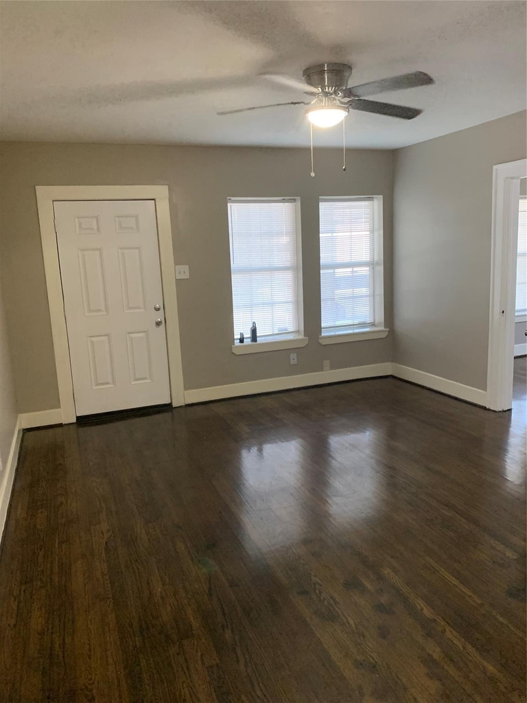 2112 Berry Street - Photo 3