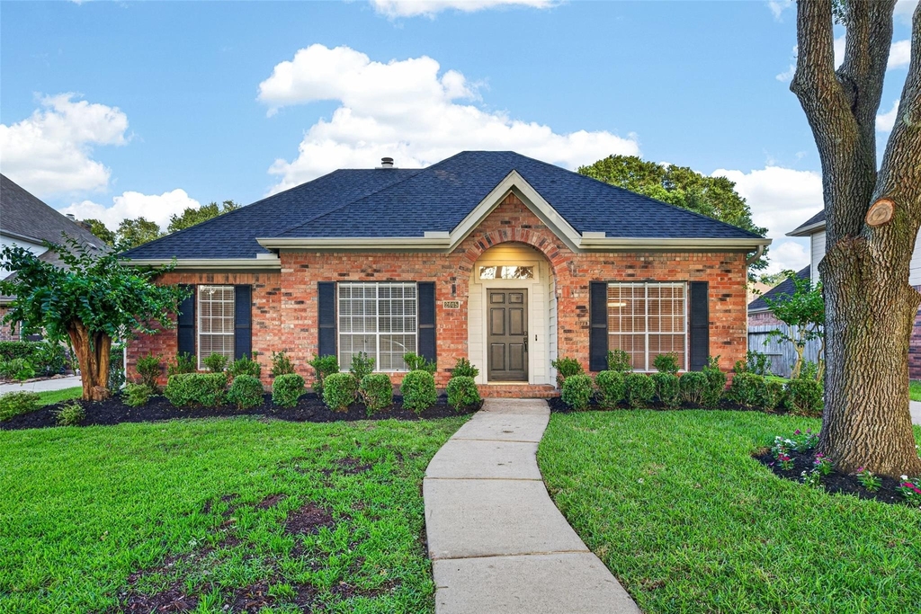2015 Rosalyn Court - Photo 0