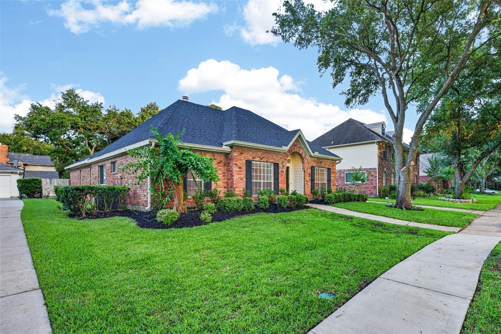 2015 Rosalyn Court - Photo 1