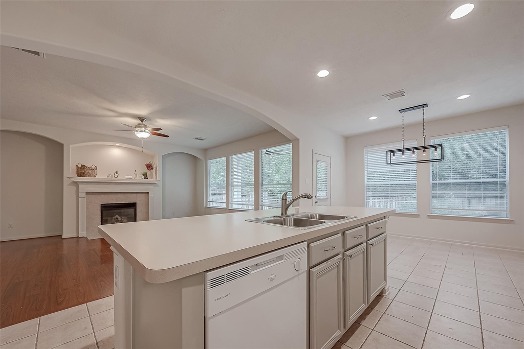 22 Stone Arrow Place - Photo 9