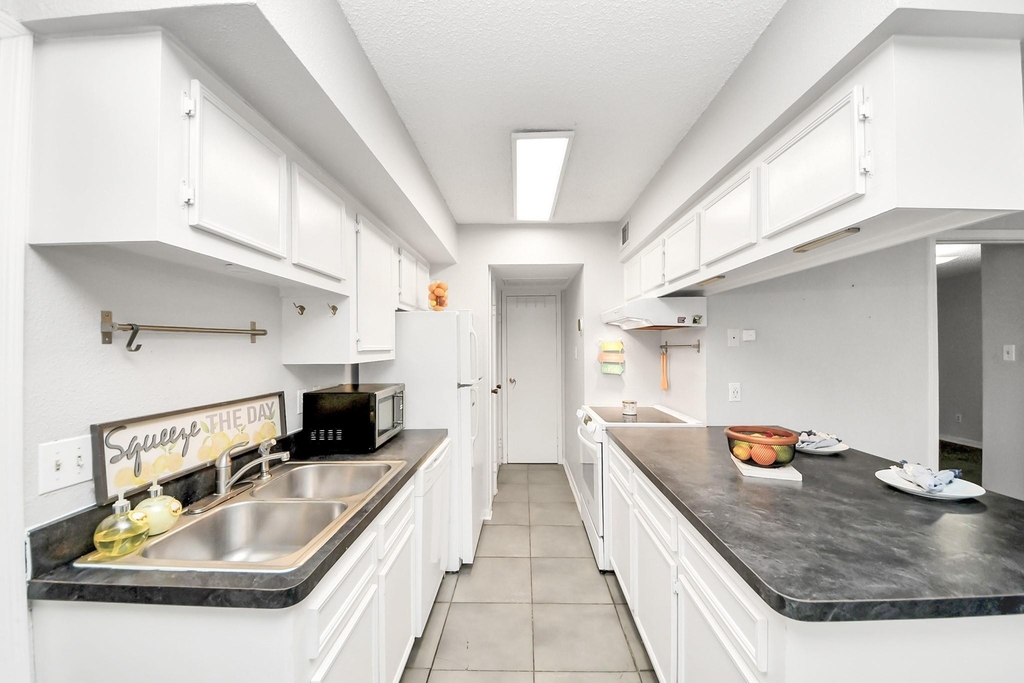 2750 Holly Hall Street - Photo 14