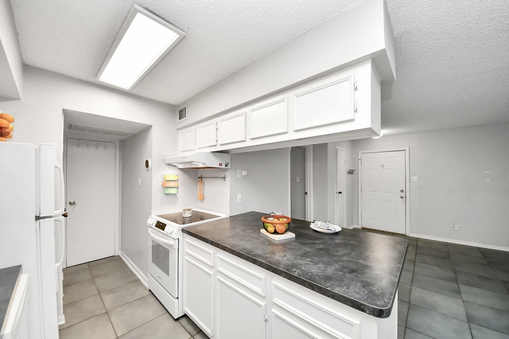 2750 Holly Hall Street - Photo 16