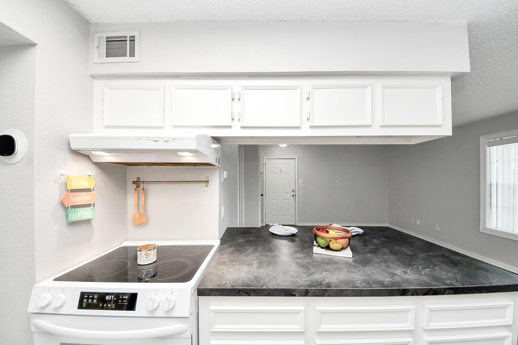 2750 Holly Hall Street - Photo 17