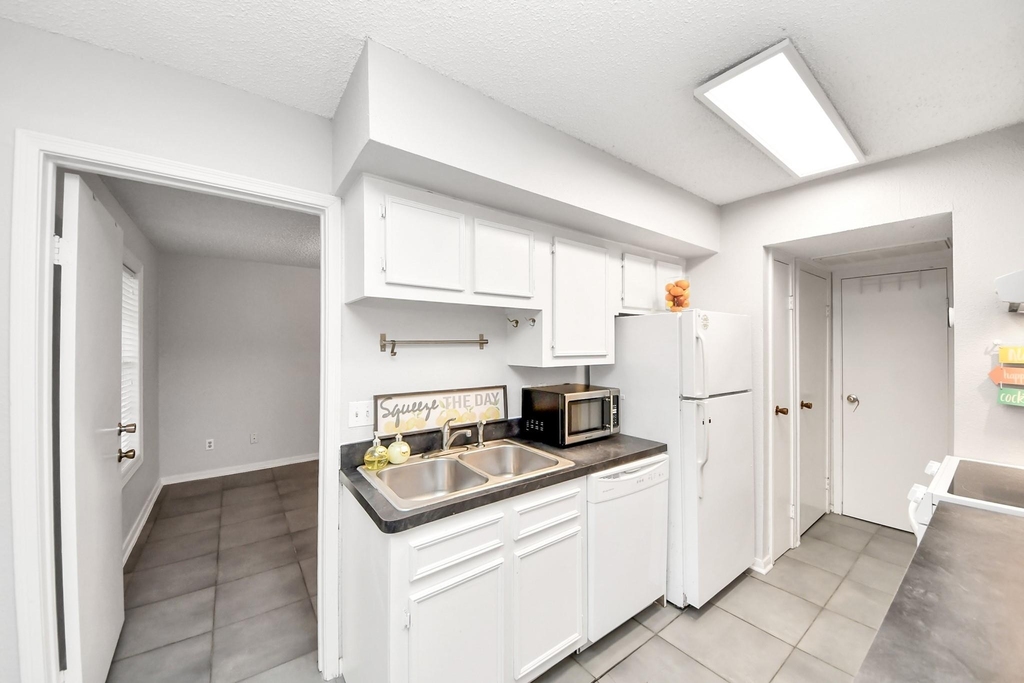 2750 Holly Hall Street - Photo 15