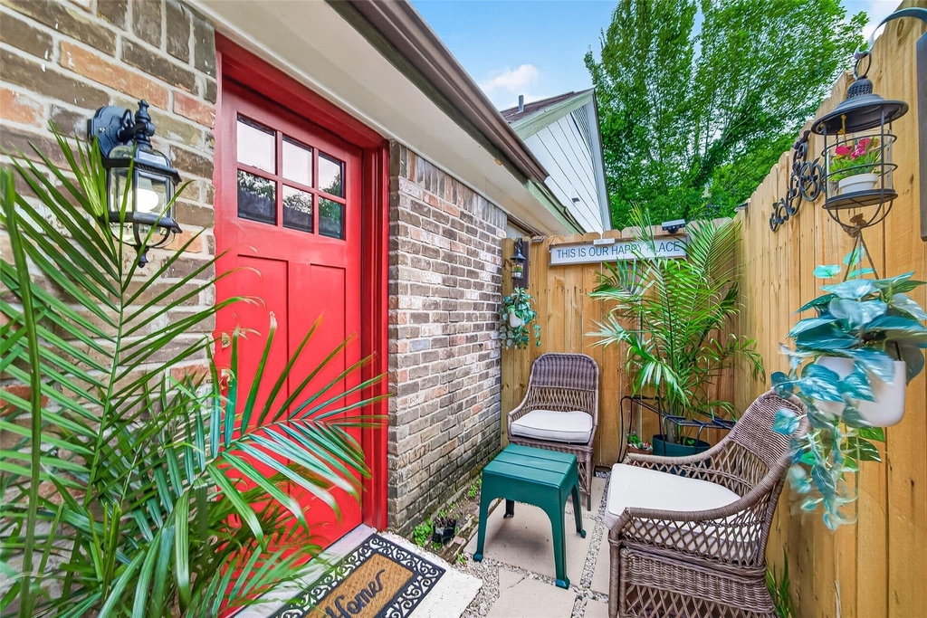 29403 Raestone Street - Photo 1