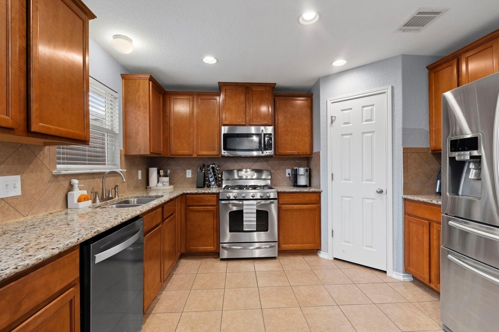 9426 Palomino Path - Photo 10