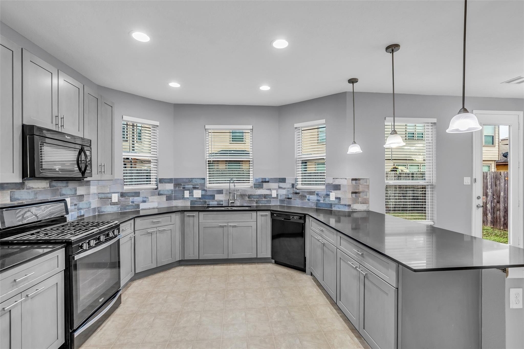 2707 Volute Court - Photo 9