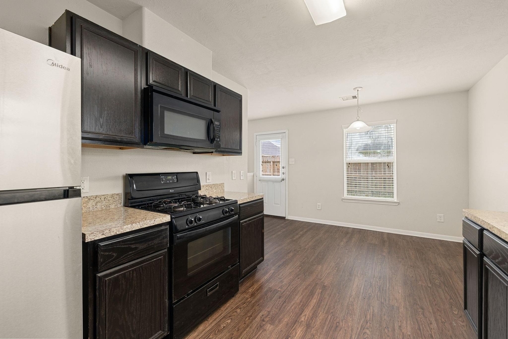 21415 Partha Way - Photo 3