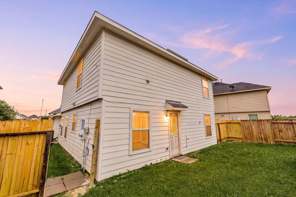 21415 Partha Way - Photo 32