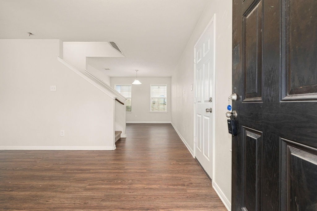 21415 Partha Way - Photo 1