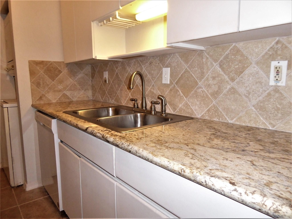 9707 Richmond Avenue - Photo 4