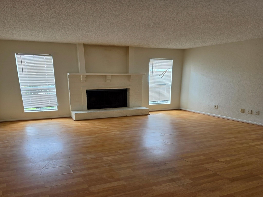 1500 Bay Area Boulevard - Photo 5