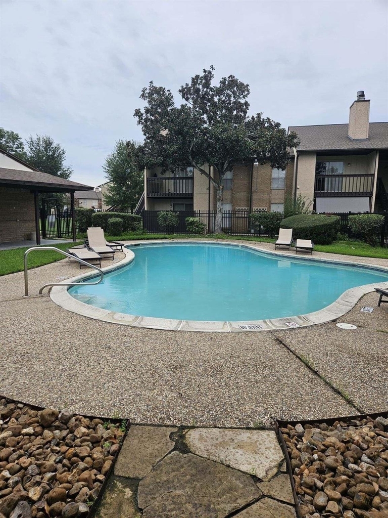 1500 Bay Area Boulevard - Photo 11