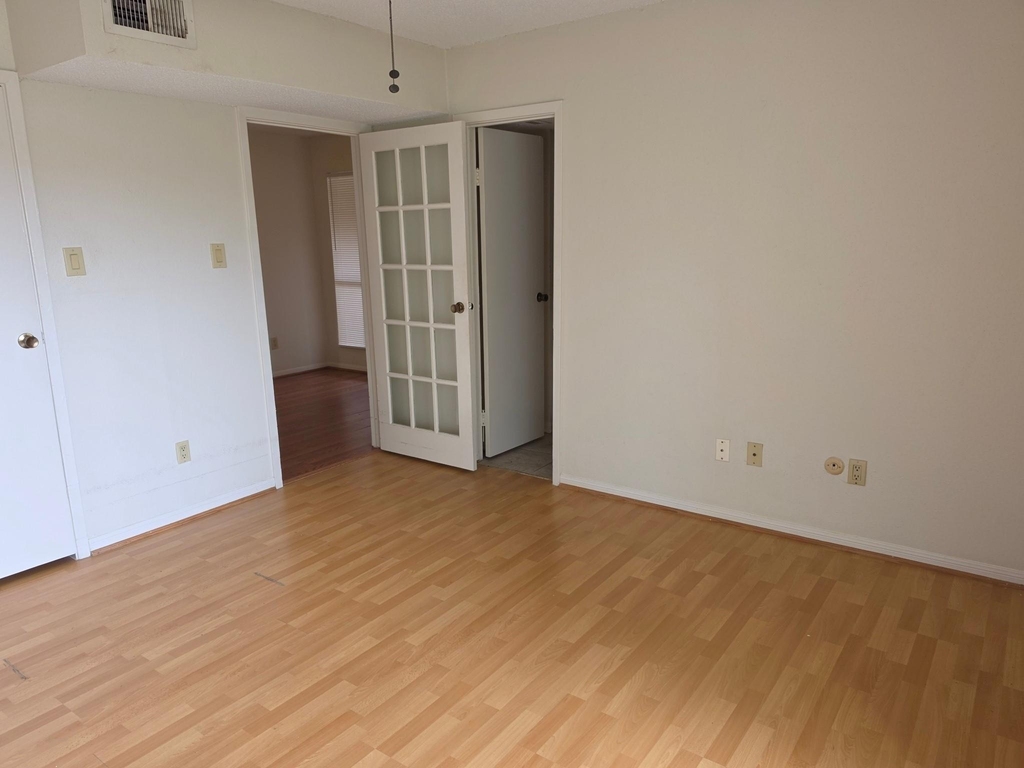 1500 Bay Area Boulevard - Photo 9