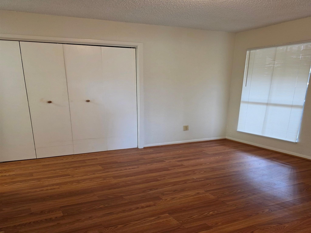 1500 Bay Area Boulevard - Photo 7