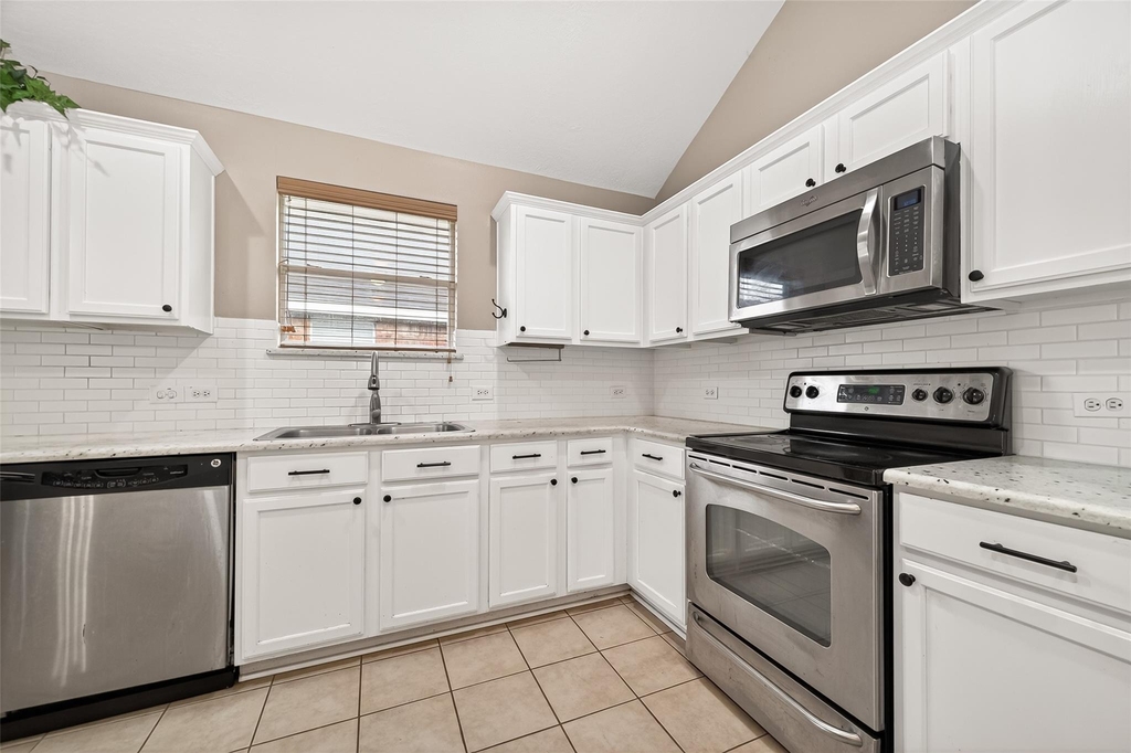 16107 Hitching Post Court - Photo 14