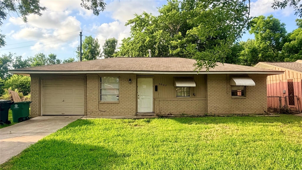 3007 Akard Street - Photo 0