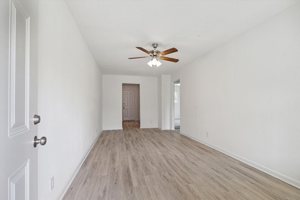 5111 Clover Street - Photo 1