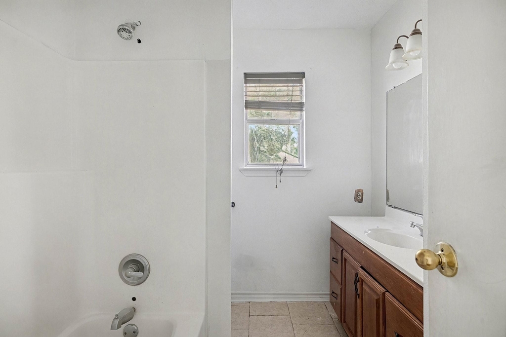 12215 Myrtle Avenue - Photo 12