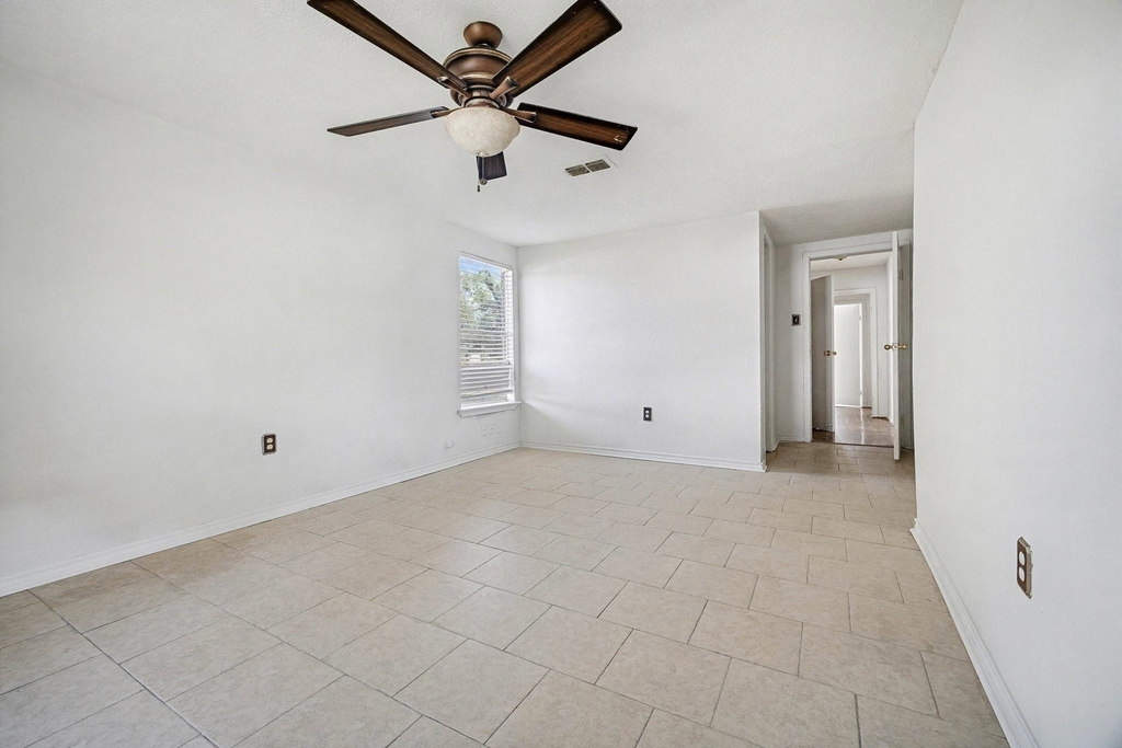 12215 Myrtle Avenue - Photo 7