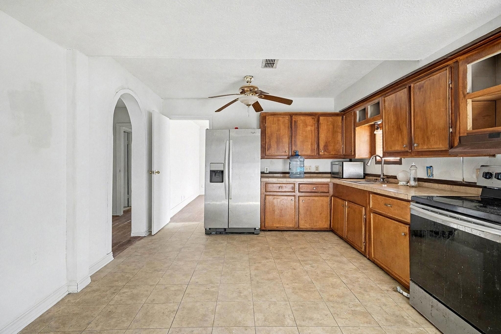 12215 Myrtle Avenue - Photo 5