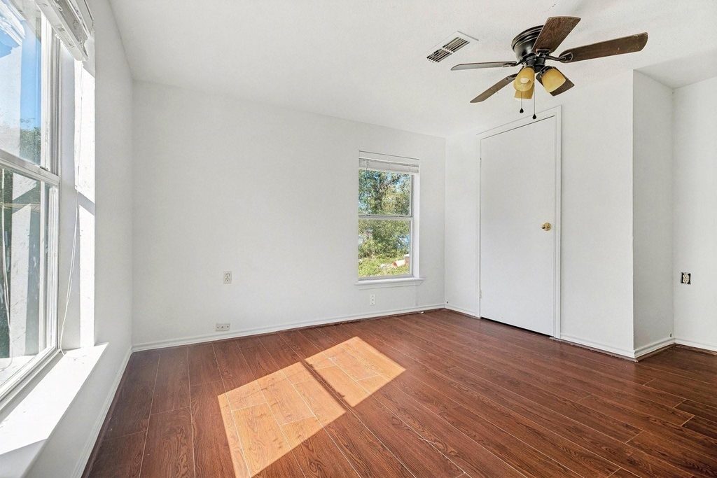12215 Myrtle Avenue - Photo 8
