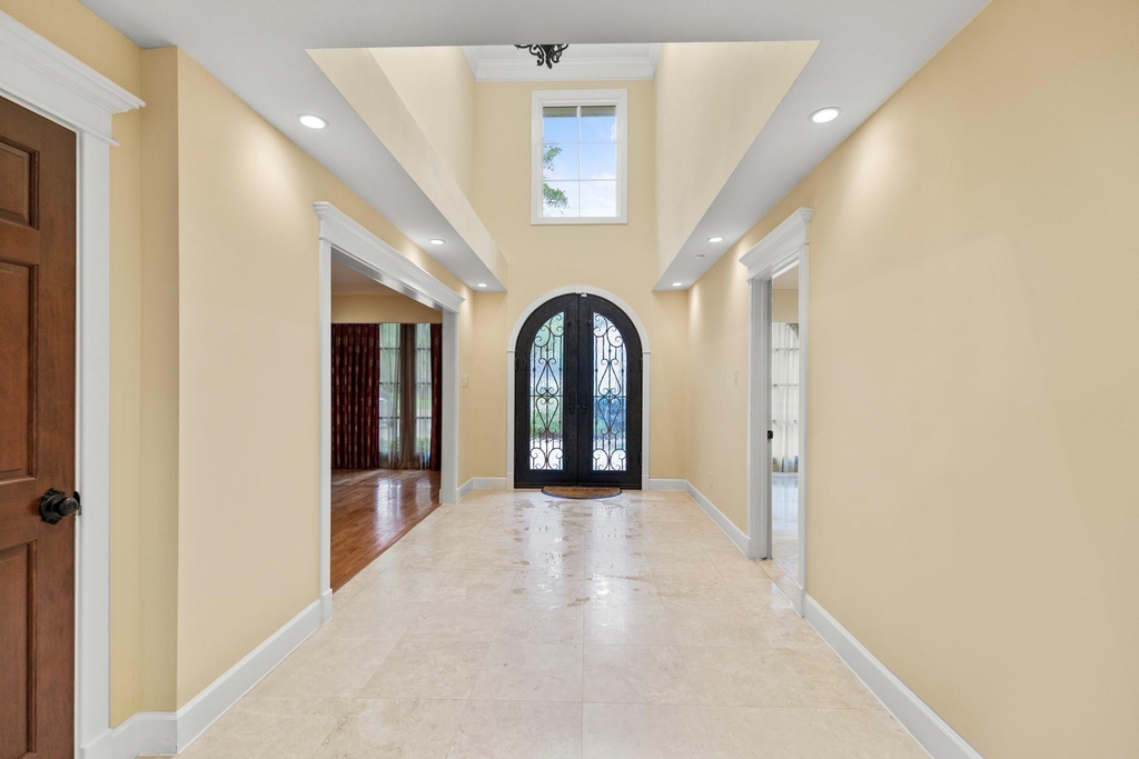 11518 Summerhill Lane - Photo 2