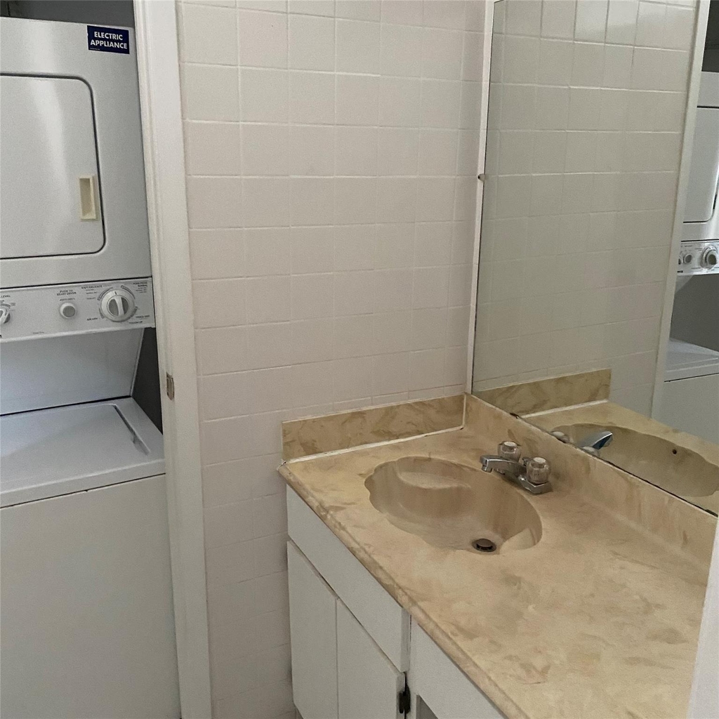 7901 Cambridge Street - Photo 7