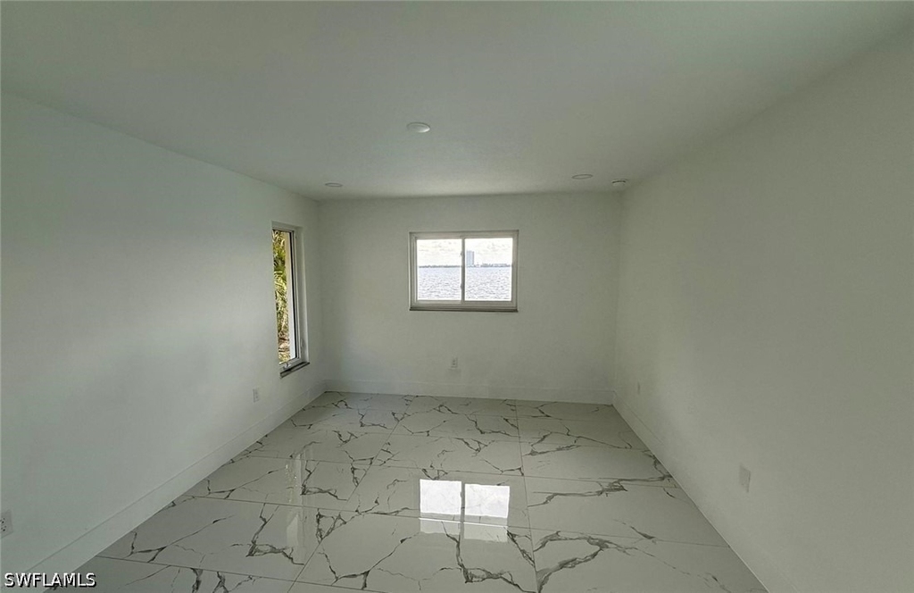 111 E North Shore Avenue - Photo 22