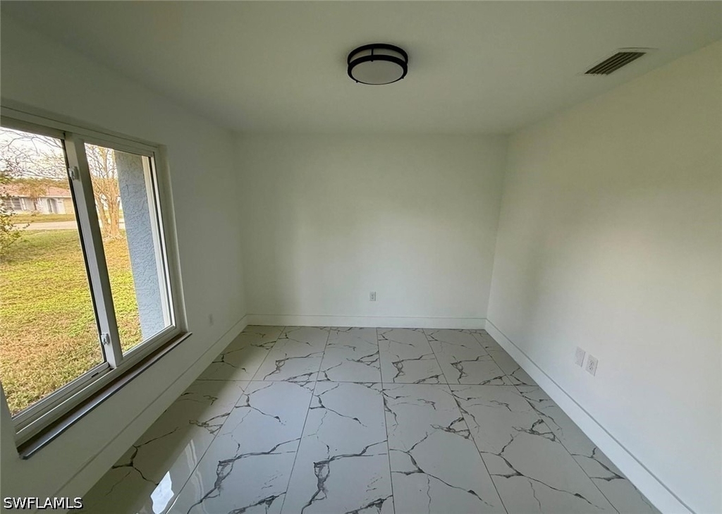 111 E North Shore Avenue - Photo 21