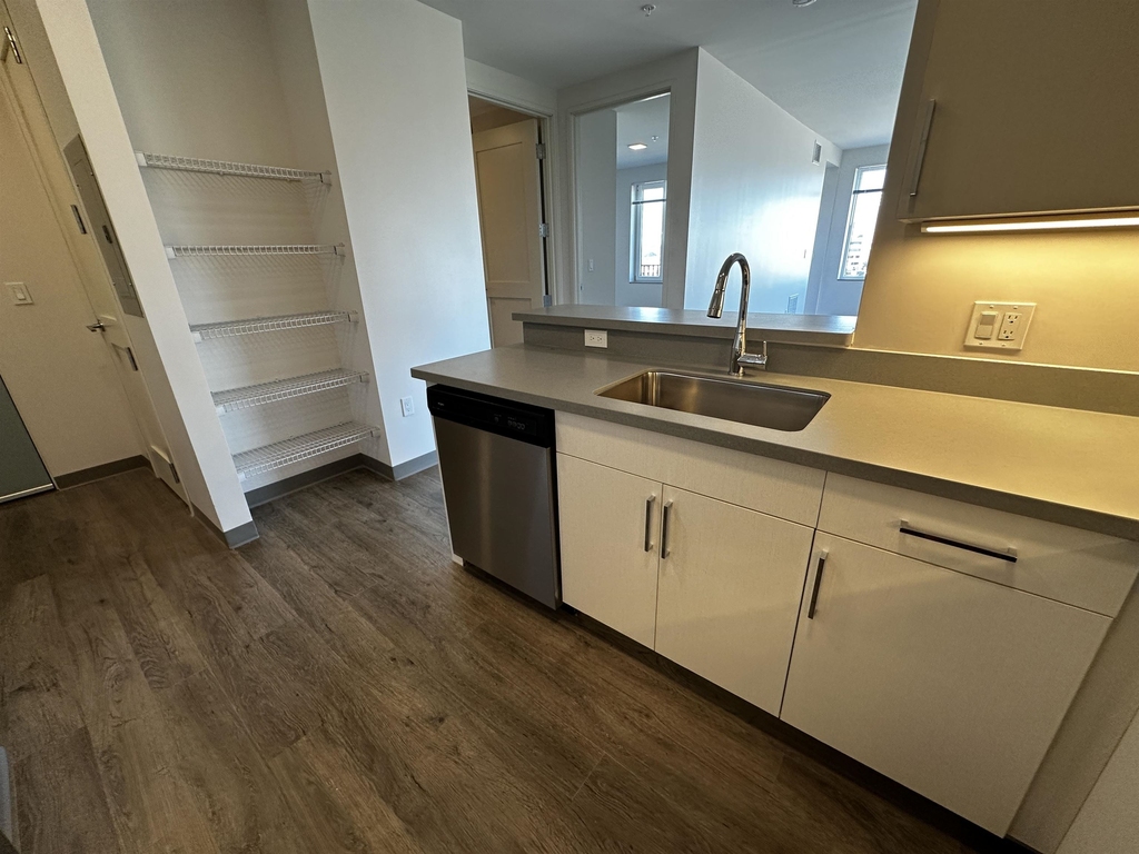 409 Elm - Photo 6