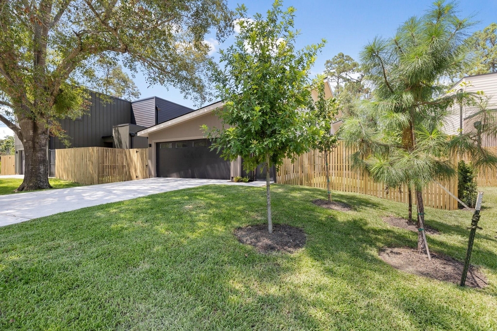 1502 Primrose Street - Photo 3