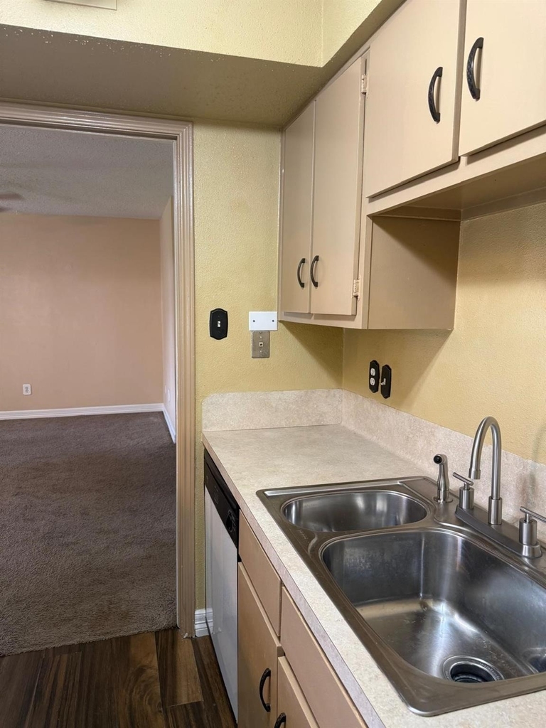 6402 Del Monte Drive - Photo 8