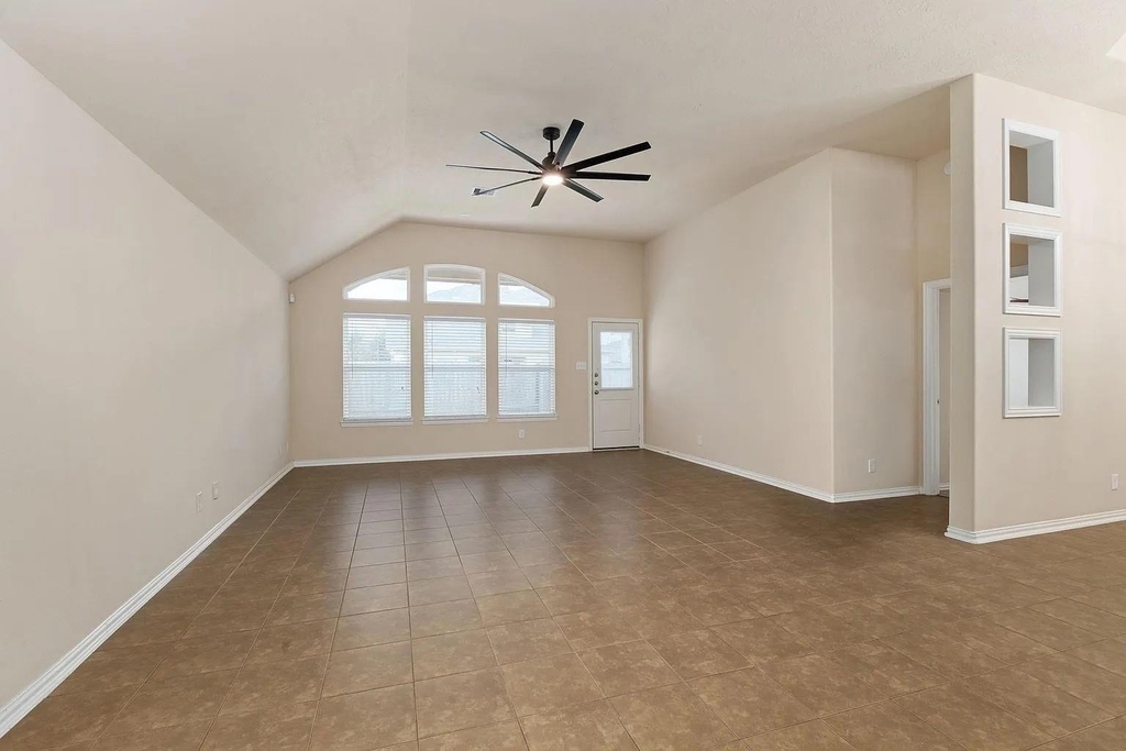 16007 David Hill Lane - Photo 12
