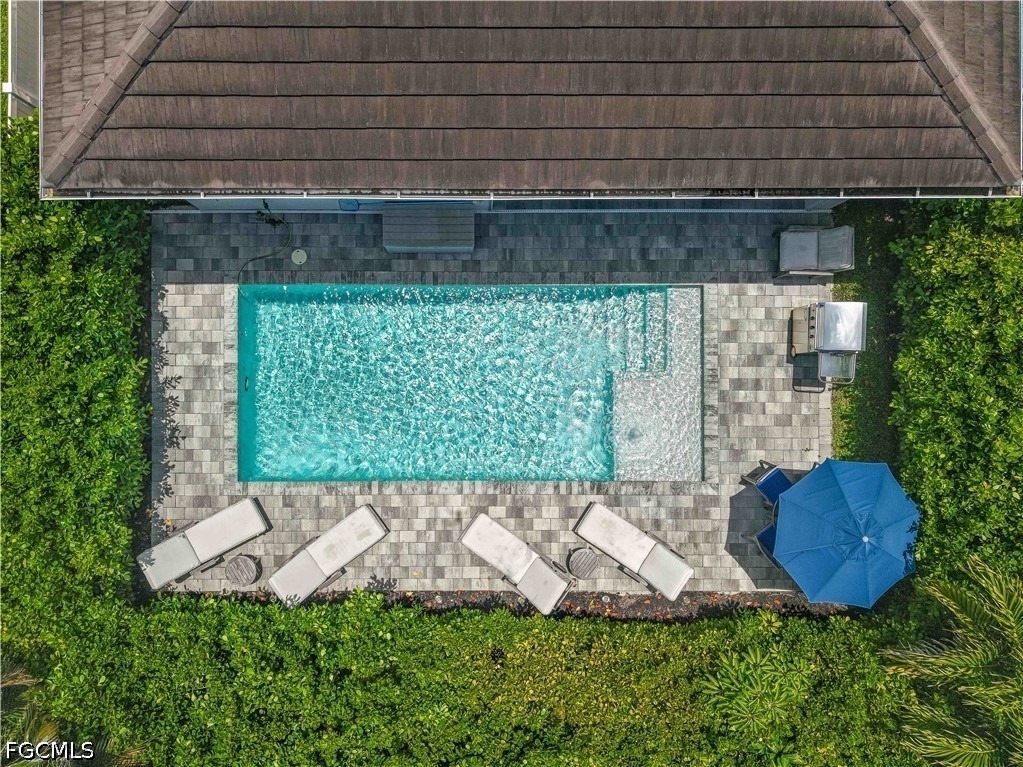 693 105th Avenue N - Photo 3