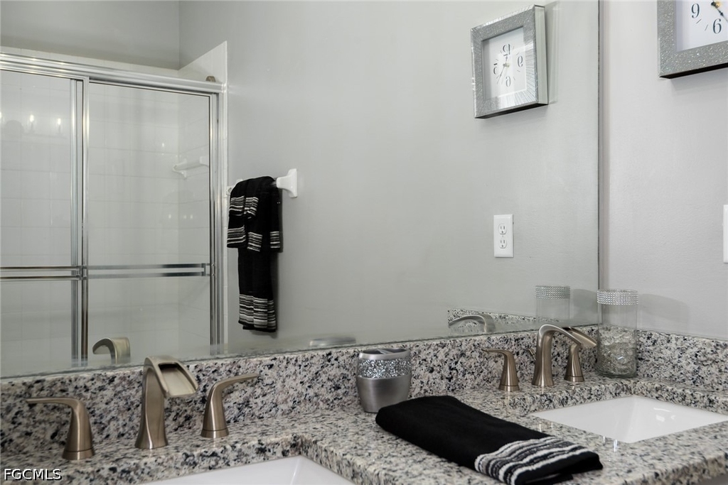 15430 Bellamar Circle - Photo 11