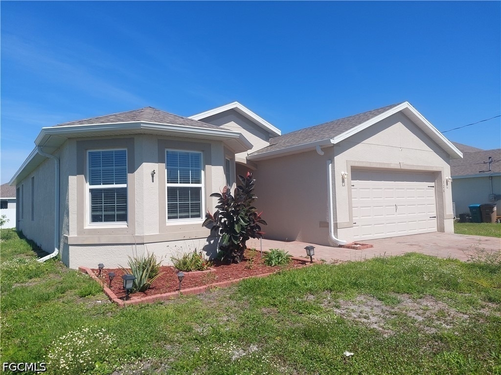 326 Sw 24th Place - Photo 1