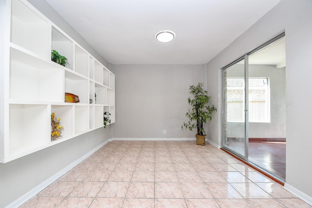 11414 Chariot Drive - Photo 18