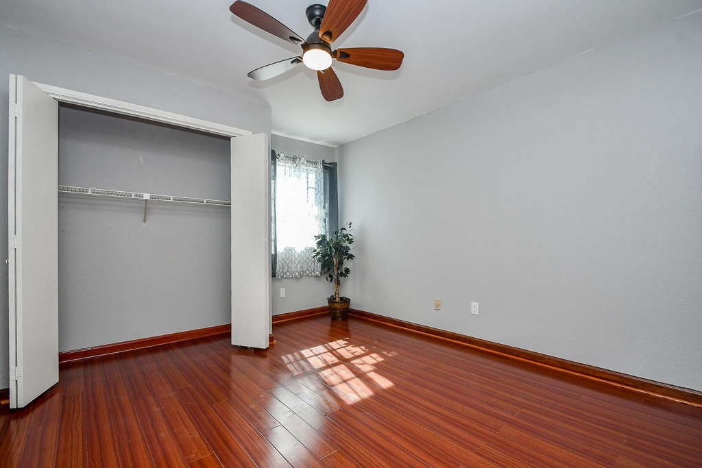 11414 Chariot Drive - Photo 10