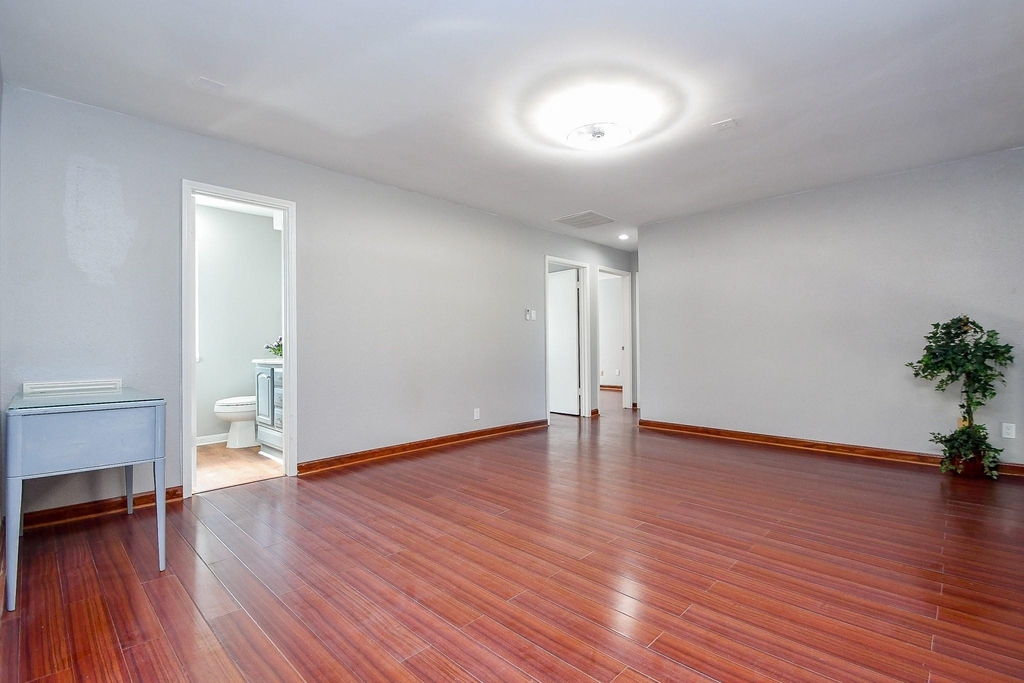 11414 Chariot Drive - Photo 7