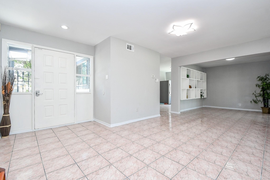 11414 Chariot Drive - Photo 16
