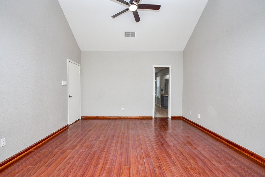 11414 Chariot Drive - Photo 24