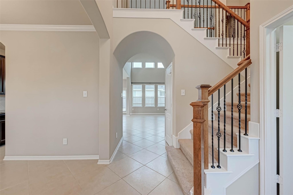 2111 Post Oak Court - Photo 3