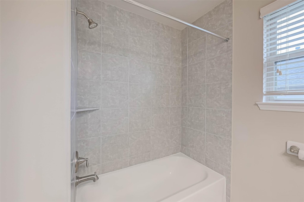 2111 Post Oak Court - Photo 33